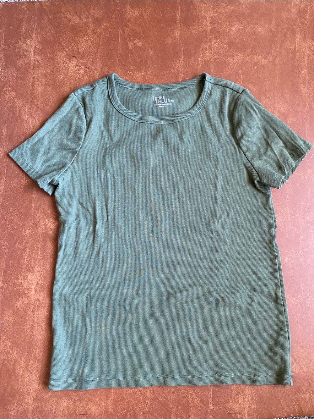 Time and Tru Women's Short Sleeve Tee in Olive Green